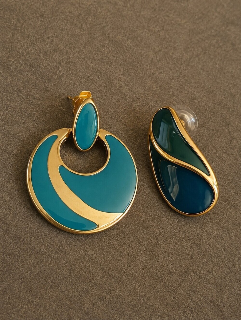 3/$30 VTG Mismatched 80s Green Enamel Post Earrings
